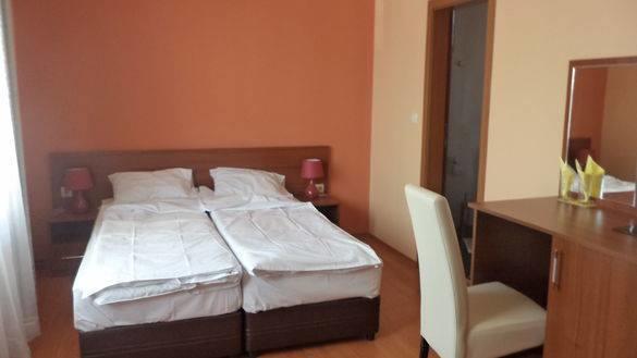 Happy Ring Guest Rooms Хасково Номер фото